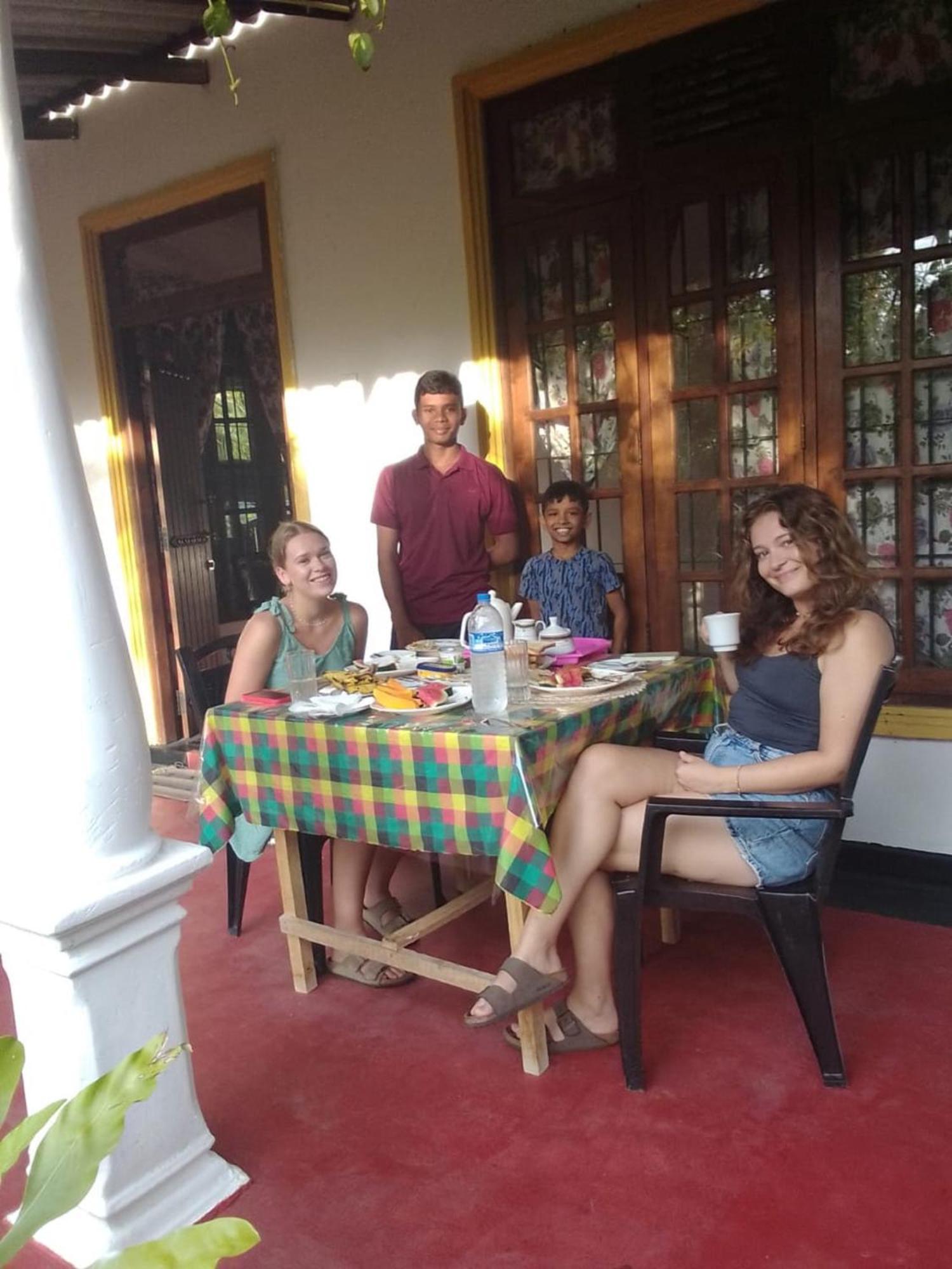 Sanu Home Stay Sigirija Zewnętrze zdjęcie